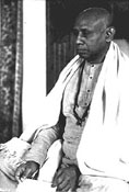 Swami Shraddananda Giri en posture de méditation